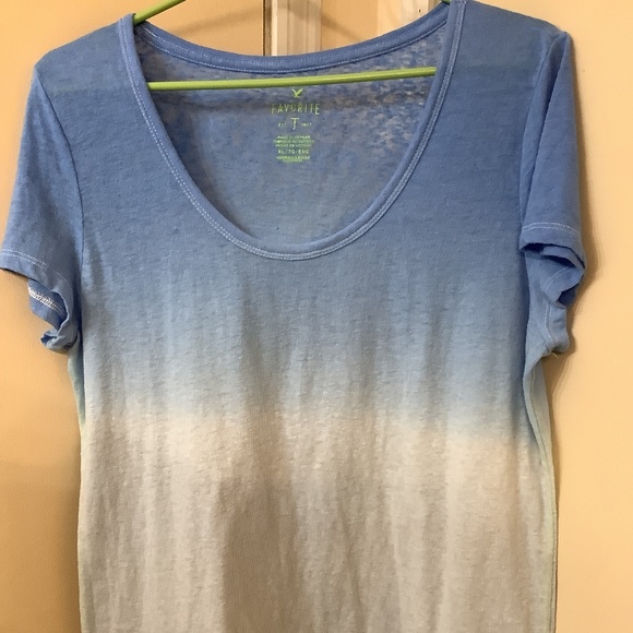 American Eagle Outfitters Tops - AMERICAN EAGLE Blue Ombre Favorite T-Shirt SIZE XL (From 2013) Women’s